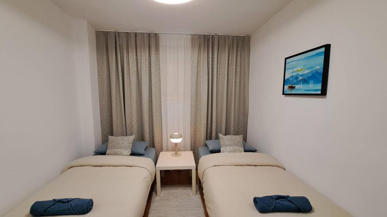 Garden Beach Apartment Torrevieja Exterior photo