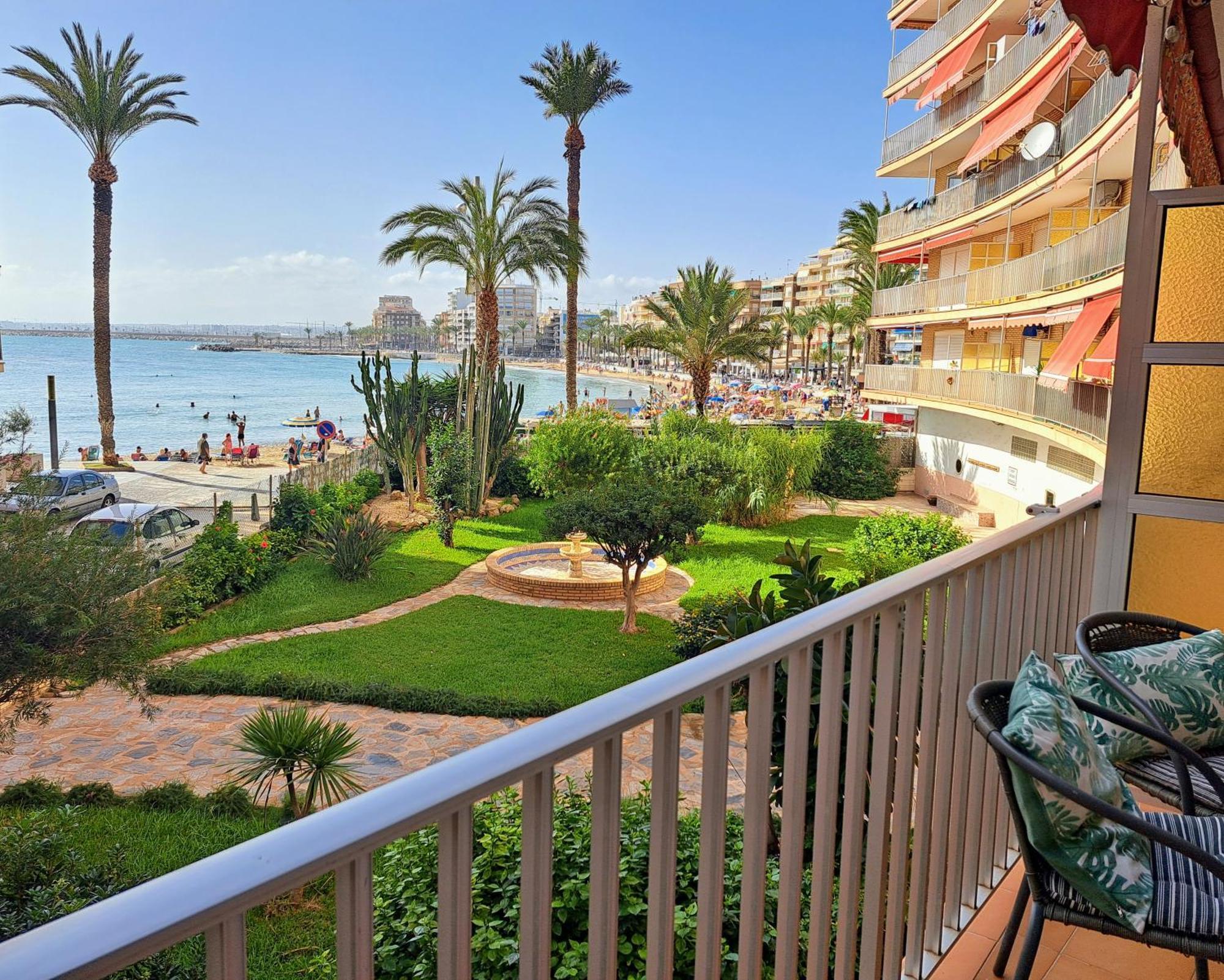 Garden Beach Apartment Torrevieja Exterior photo